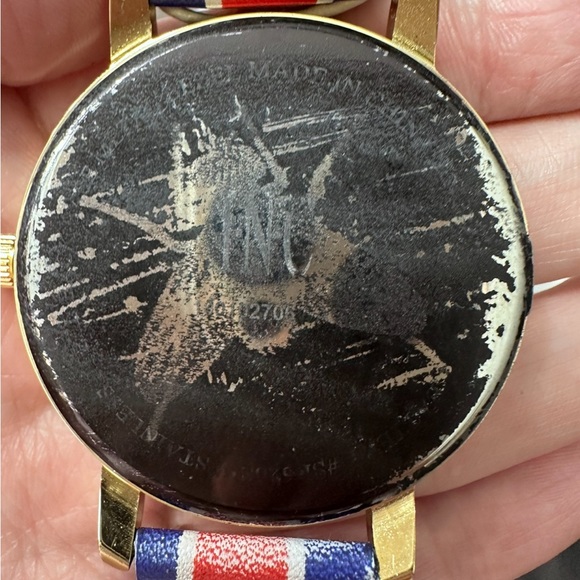 GUCCI G-Timeless Dial blue,red and white  Strap new - Picture 9 of 17